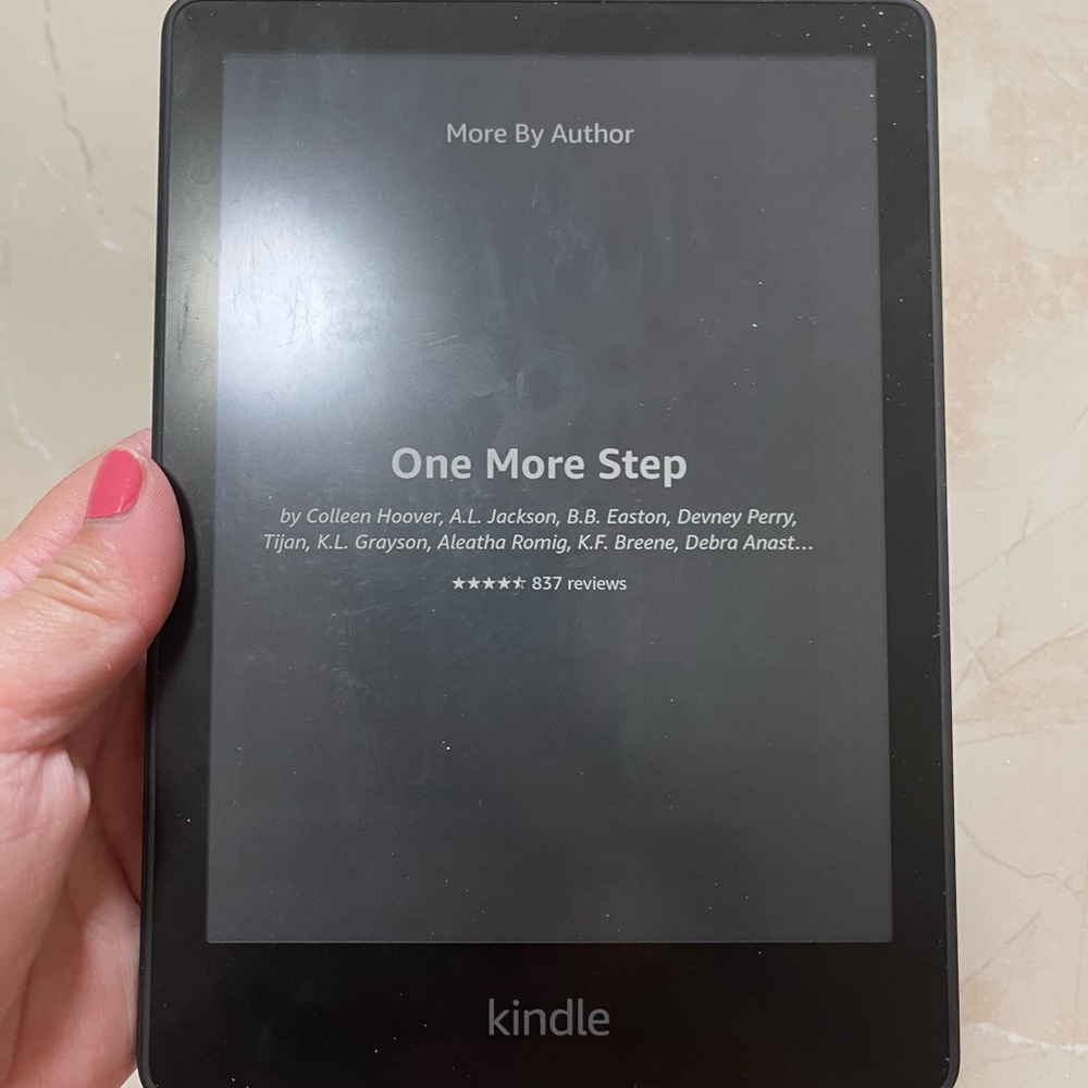 New kindle. Used once. No box. Even have the recent receipt.